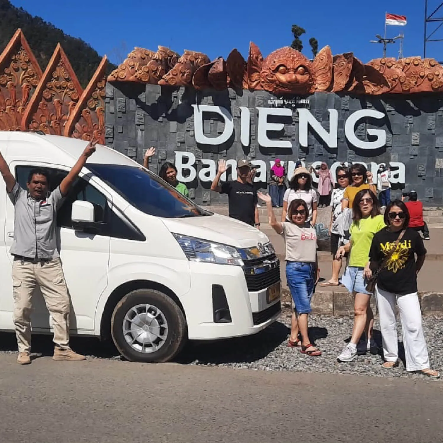 Galeri Morena Trans bersama Jemaat Gereja di Dieng